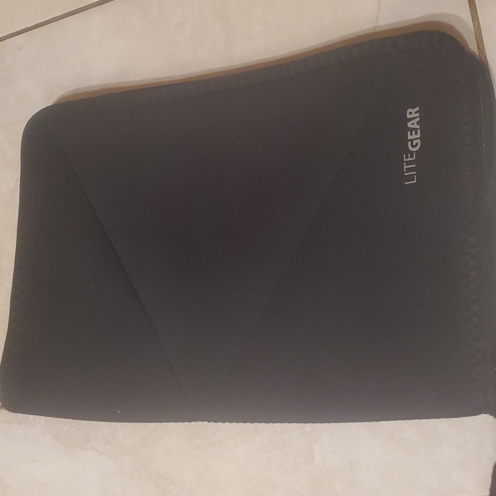 Lite Gear Black Neoprene Zipup Tablet Sleeve 11x7.5in